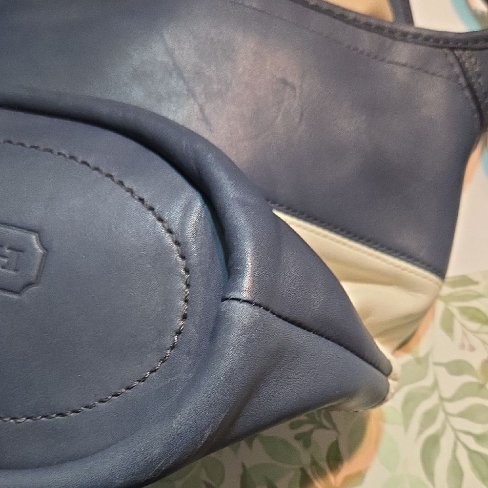 Coach Navy and White Leather Hobo Bag - Picture 15 of 16